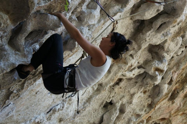  在圣路易斯攀岩 